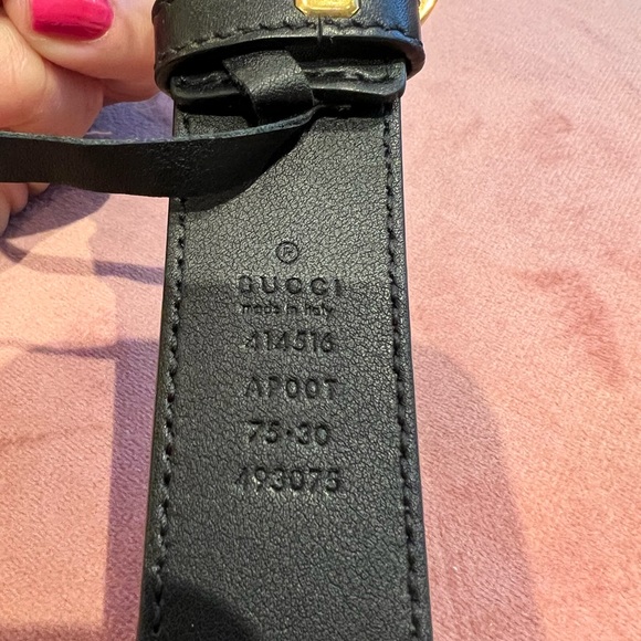 100% Authentic Medium width gucci belt. Size 75. - Picture 3 of 4